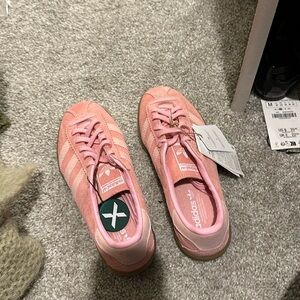 UNWORN NEW adidas Bermuda's in GLOW pink